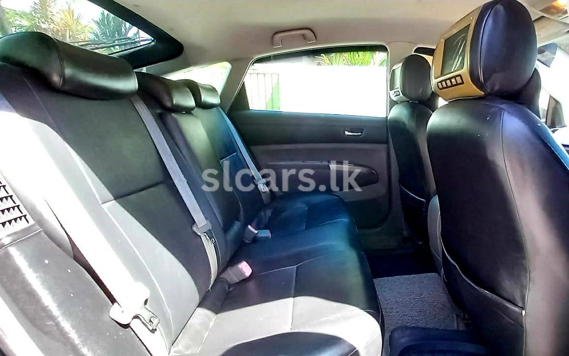 Vehicle Image 6