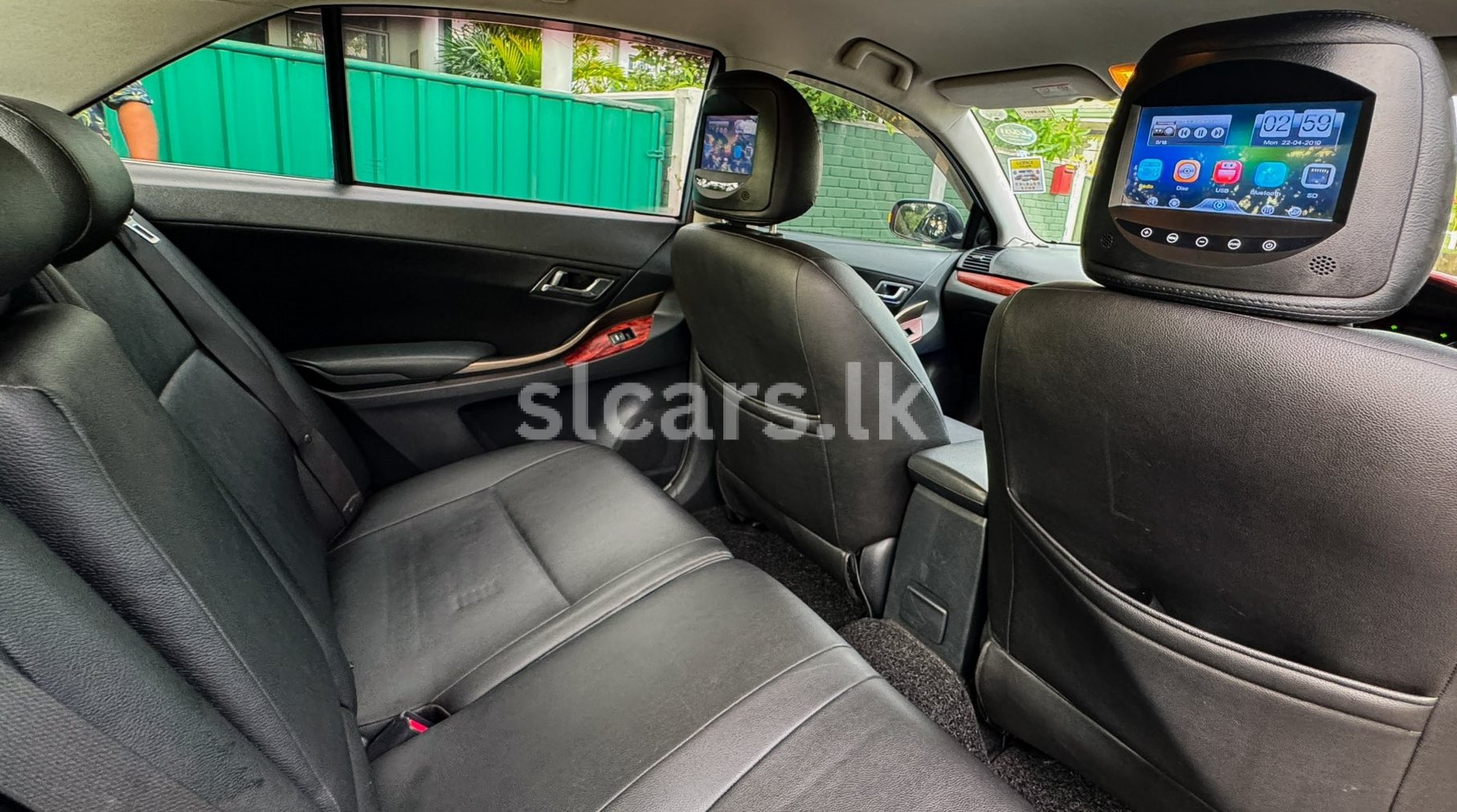 Vehicle Image 6