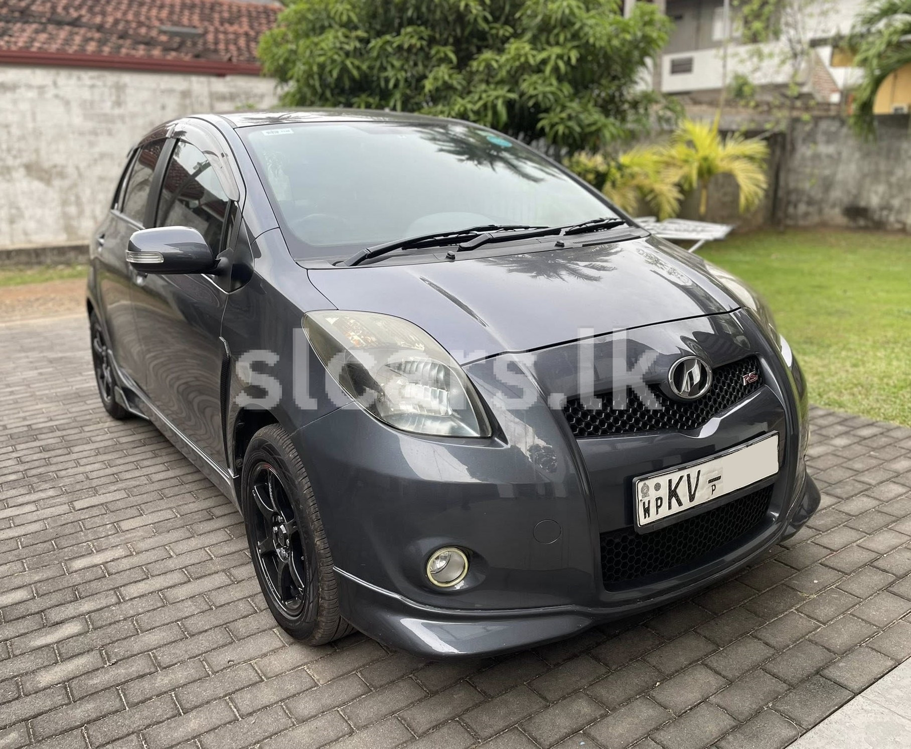 Vehicle Image 4