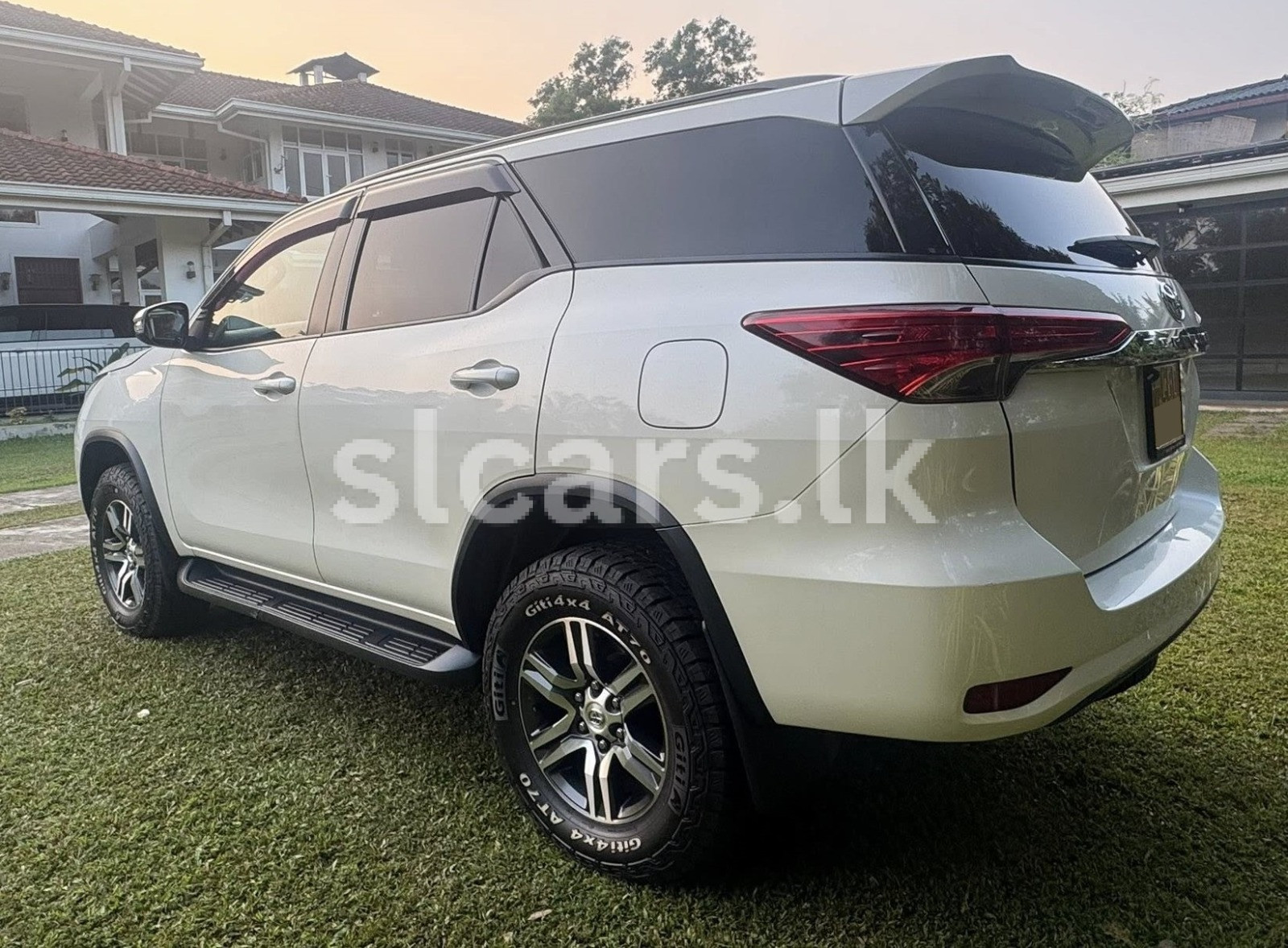 Vehicle Image 5