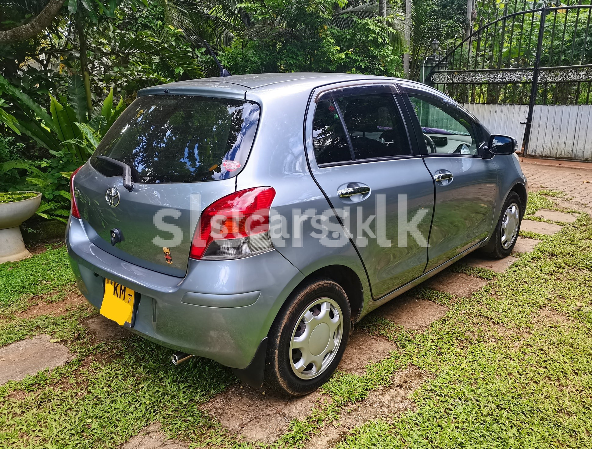 Vehicle Image 4