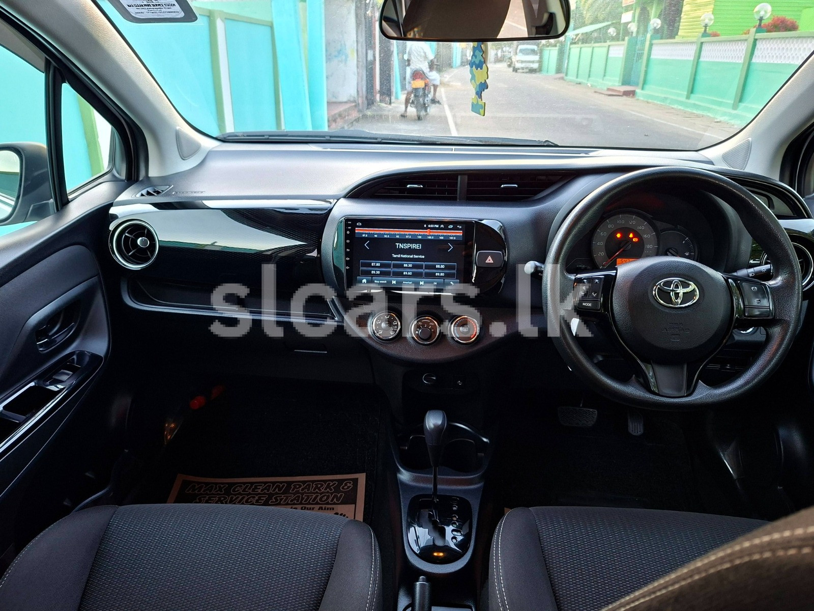 Vehicle Image 6