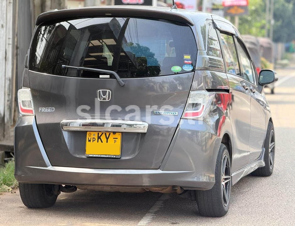 Vehicle Image 4