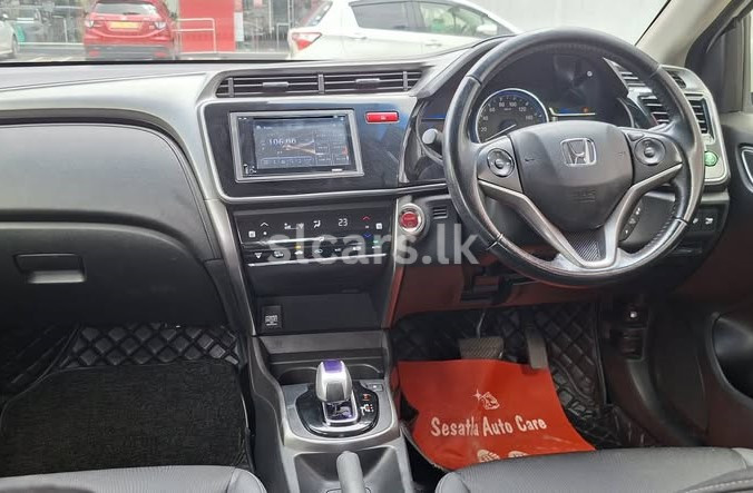 Vehicle Image 6