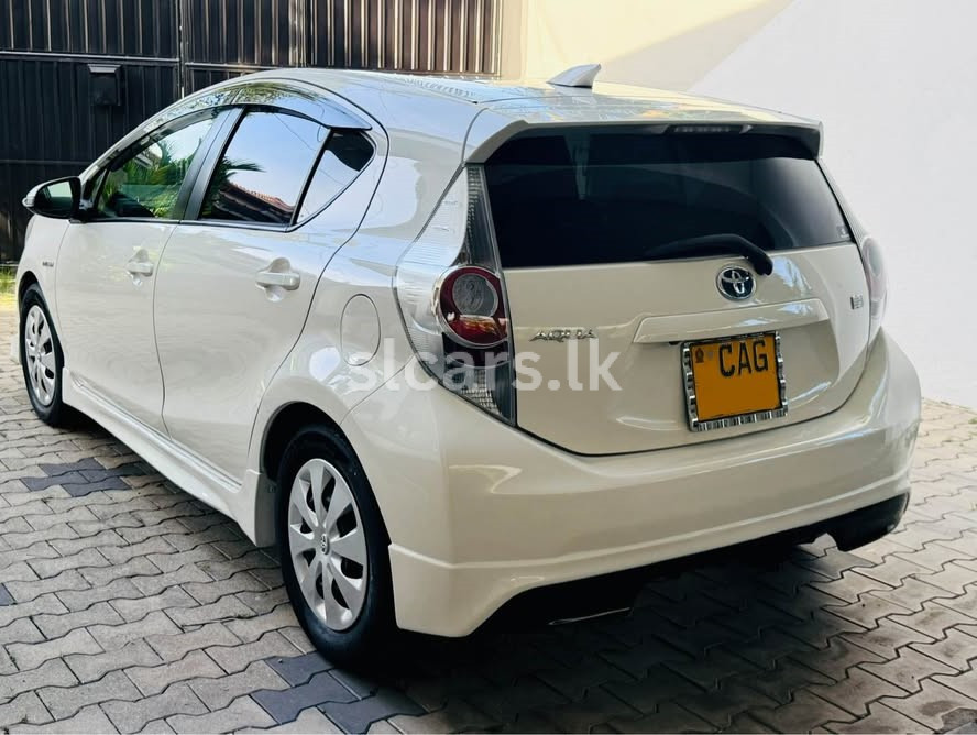 Vehicle Image 6