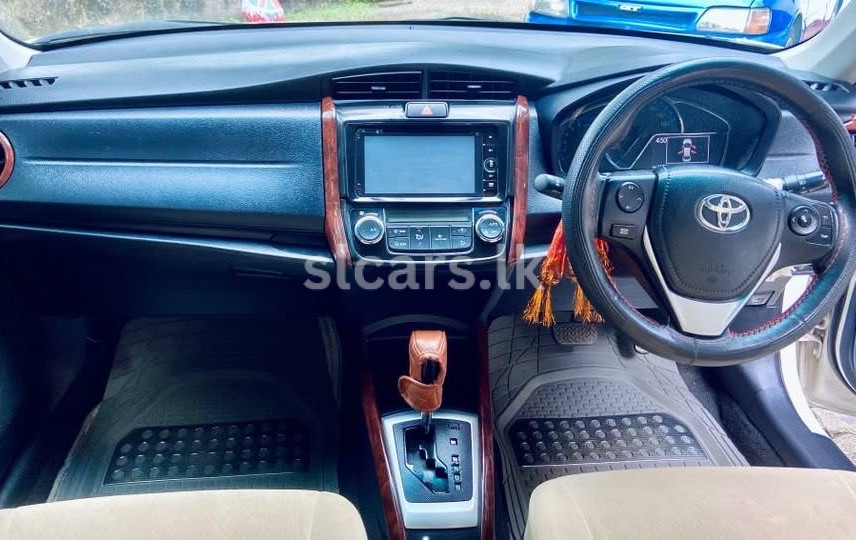 Vehicle Image 6