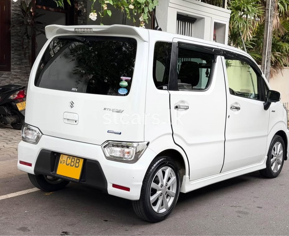 Vehicle Image 4